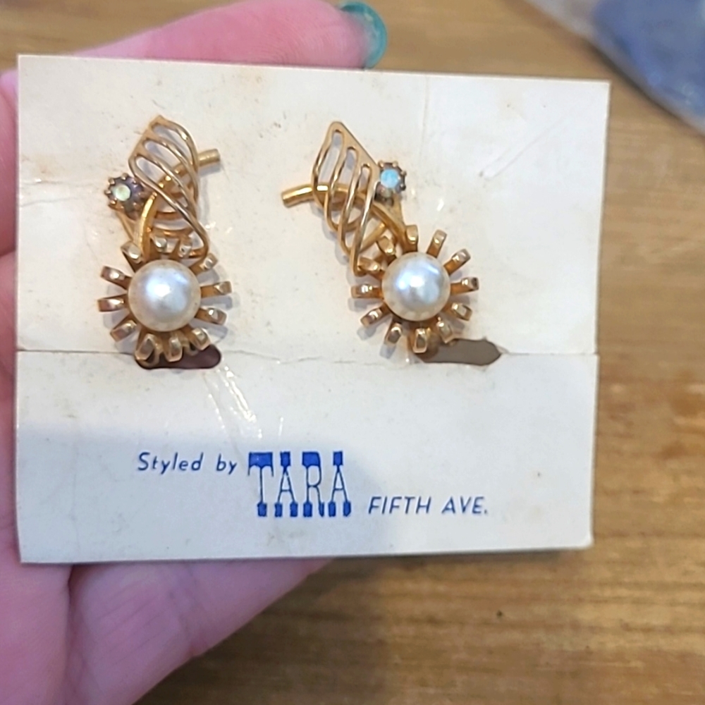 VintageTara new old stock clip earrings